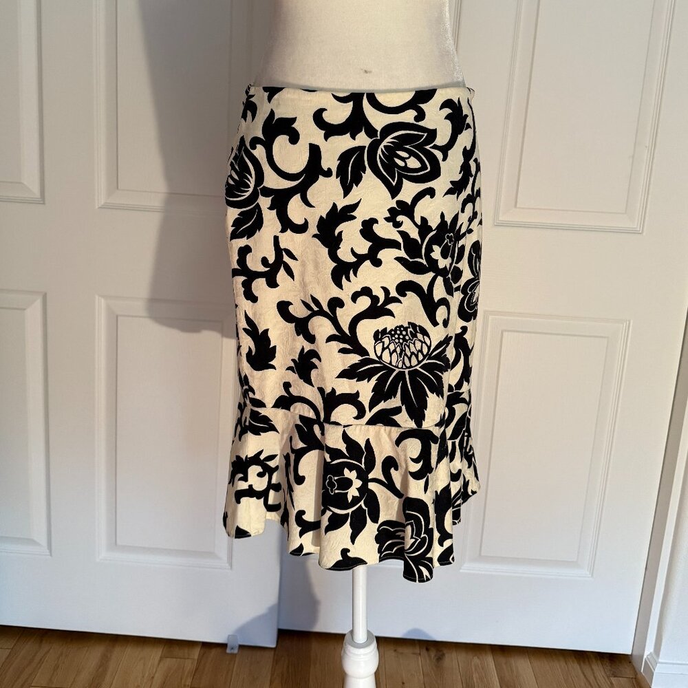 WHBM Black/White Floral Pencil Flounce Knee-Length Skirt